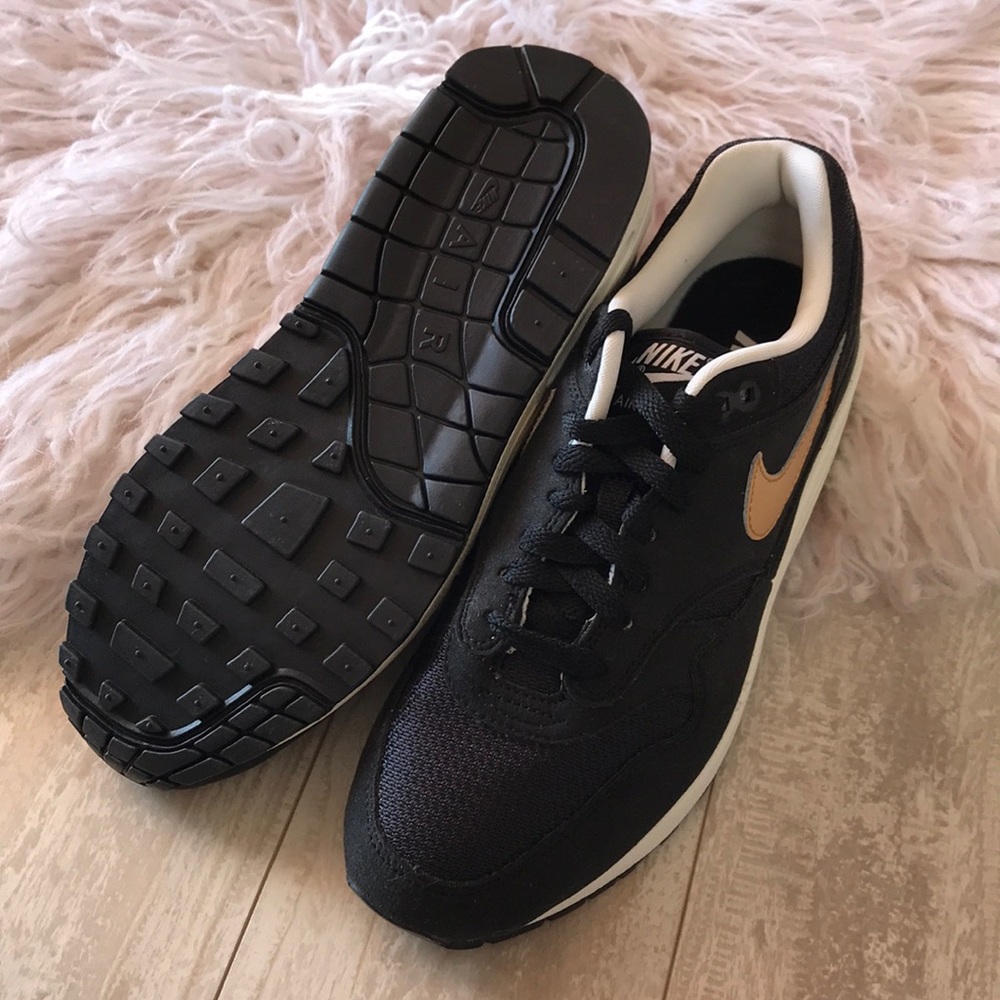 NWTNike ID Air Max 1 Premium Black Gold - Picture 6 of 8